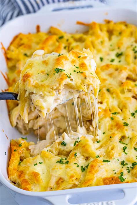 Creamy Chicken Alfredo Bake Casserole