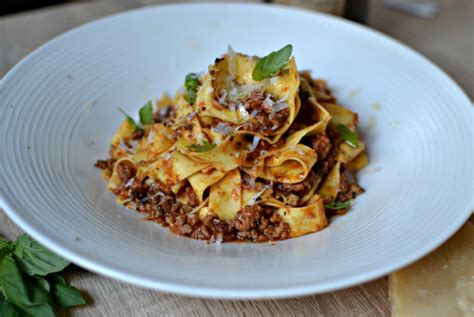 Pâtes à la sauce bolognaise maison la véritable recette italienne