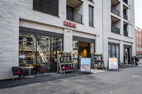 Er Ffnung Des Rewe Markts Im Haus Neue Mitte Porz