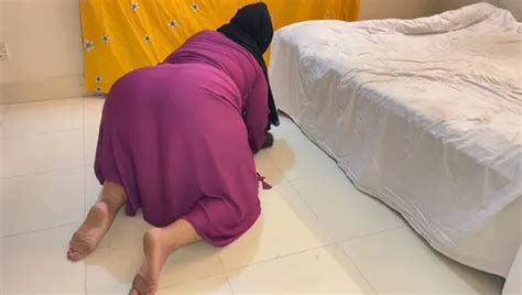 Arabian Hotel Hot Maid Cleaning My Room I See Her Huge Ass Huge Boobs Then I Give Her Rough