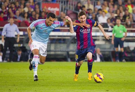 Leo Messi dribbling editorial stock photo. Image of competition - 46742058