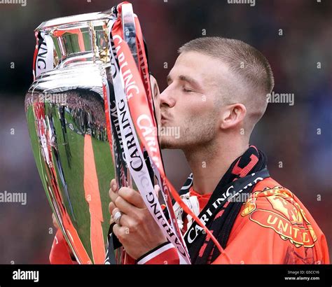 Kissing Premier League Trophy Hi Res Stock Photography And Images Alamy