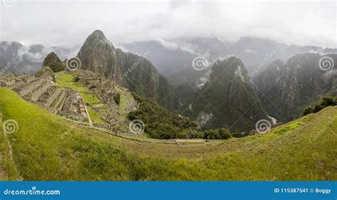 Ruinas De Machu Picchu En Per Imagen De Archivo Imagen De Nube