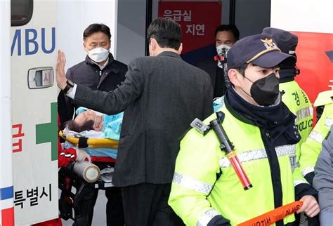 South Korean opposition leader leaves ICU after knife attack - Daily ...