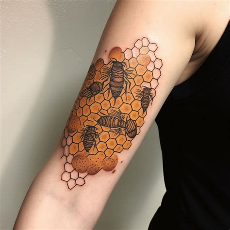 54 Honey Comb Tattoo Ideas - TattooClue.com