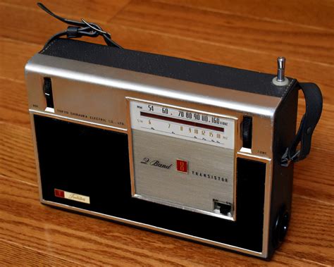 Vintage Toshiba Transistor Radio Model L R Am Sw Ban Flickr