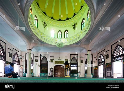 Interior Of Hajjah Fatimah Mosque Singapore Stock Photo Alamy