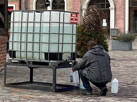 Ska Ona Woda W Jaros Awiu Nadzwyczajne Posiedzenie Radnych Rmf