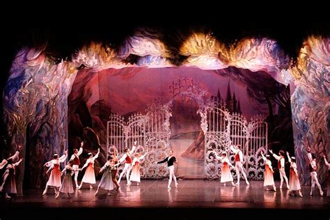 El Ballet Del Teatro De Bolshói Interpreta El Lago De Los Cisnes En El Caem