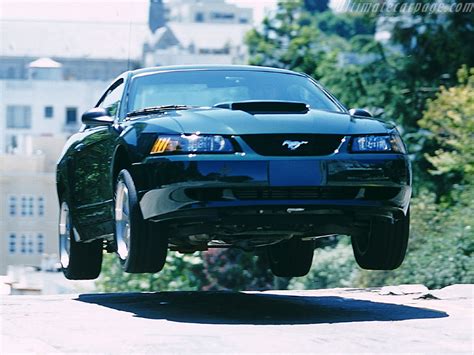 Ford Mustang Bullitt GT High Resolution Image (2 of 6)