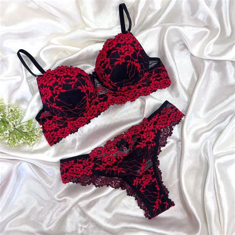 Conjunto Tradicional Preto Vermelho Conhe A A Treacy Lingerie Uma