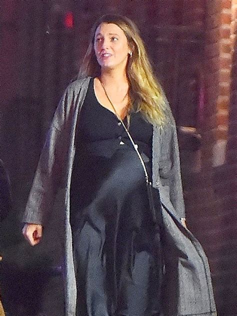 Blake Lively Shows Off Growing Baby Bump During NYC Outing – Hollywood Life