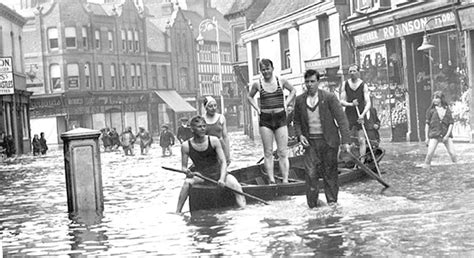 Nuneaton Bond Gate During Floods Our Warwickshire