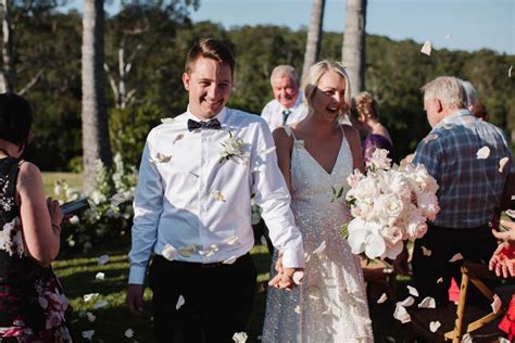 MODERN ROMANTIC AT THE DOONAN GLASSHOUSE – Willow Bud Wedding Flowers