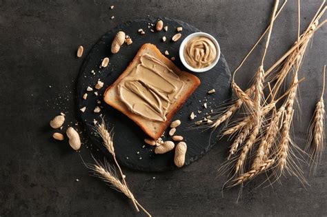 Calories in Wheat Toast With Peanut Butter | livestrong