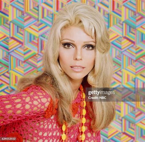 2 075 Us Sinatra Nancy Sinatra Stock Photos High Res Pictures And