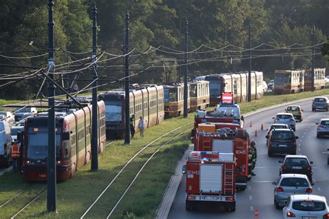 Zderzenie dwóch tramwajów na al Mickiewicza 25 osób poszkodowanych