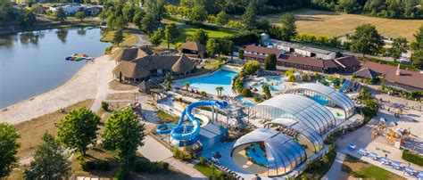 Camping Met Waterpark Zwembad En Waterglijbanen