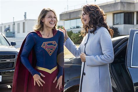 Supergirl Meets Wonder Woman In First Lynda Carter Photos