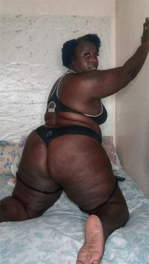 BBW With Big Ass And Feet Nude Pics XHamster