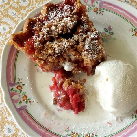 Raspberry Rhubarb Streusel Piea Lesson In Simplicity Raspberry