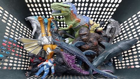 Hunting Found Dinosaurs Mosasaurus Monster Godzilla Mecha King Ghidorah