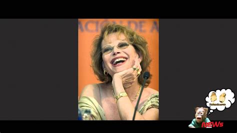 Claudia Cardinale Non Smette Di Fumare Rimproverata Dall Hostess L