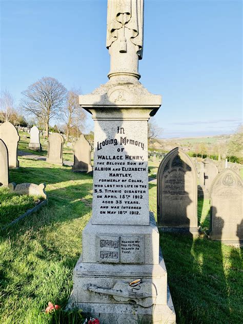 Wallace Hartleys Final Resting Place In The Cemetery Next To My House