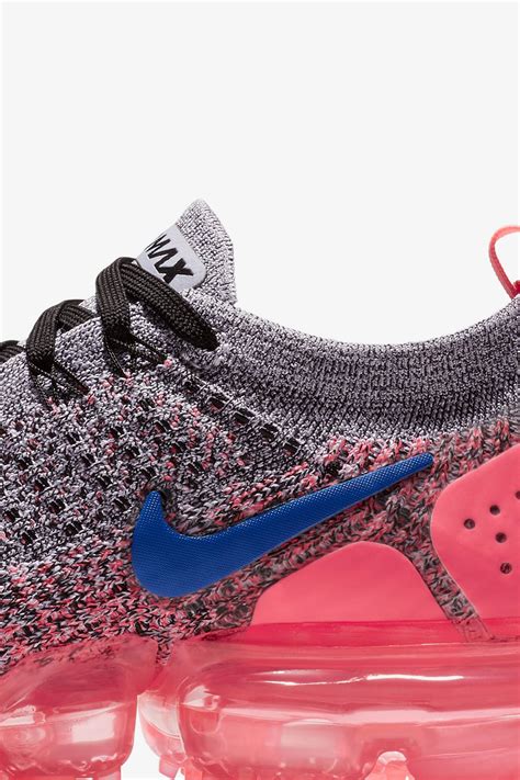 Nike Women S Air Vapormax Flyknit 2 Ultramarine And Hot Punch Release Date Nike Snkrs