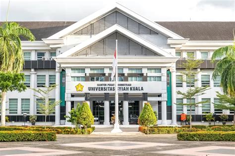 TERBARU 35 Kampus Ditetapkan Sebagai Universitas Terbaik Di Indonesia