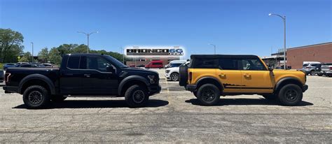 Soft Top 2021 Ford Broncos Are All Over Wildtrak Enjoys F 150 Raptors Company Autoevolution