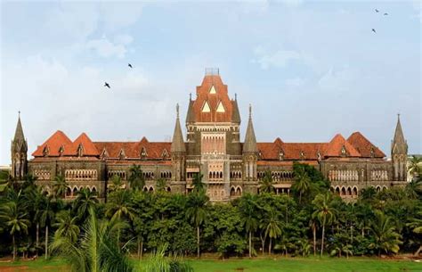 popular historical monuments  maharashtra