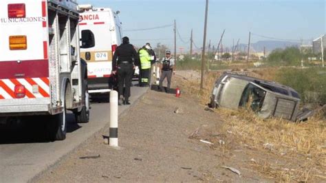 Diario Del Yaqui Vuelca Camioneta En La Carretera Internacional De