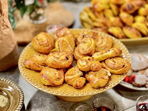 Saffransbullar med mandelmassa och smörfyllning Köket se