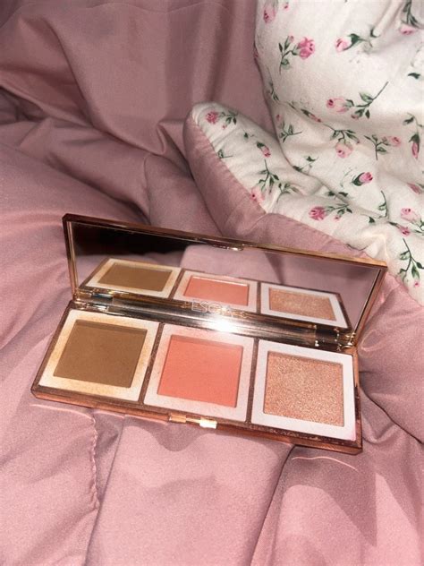 ESQA Athena Face Palette The Goddess Cheek Palette Kesehatan