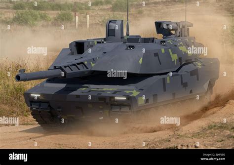 New KF51 'Panther' Tank Stock Photo - Alamy