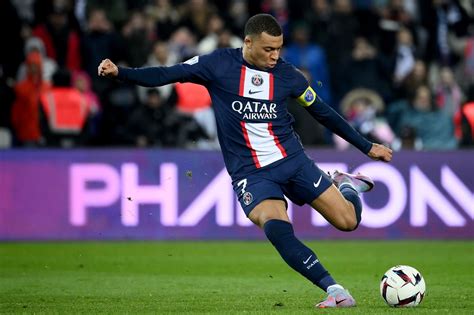 L1 Mbappé dépasse Cavani 201 buts pour le Paris SG