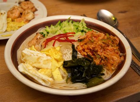 Nudelsuppe Mit Frischem Kimchi Waehnerk