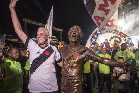 Morre Roberto Dinamite maior ídolo da história do Vasco aos 68 anos