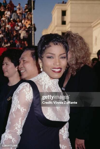 Angela Bassett 1995 Photos And Premium High Res Pictures Getty Images