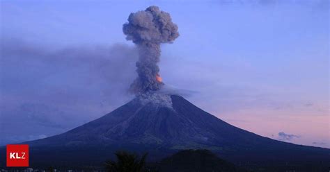 Philippinen Zehntausende Fliehen Vor Vulkan Mayon