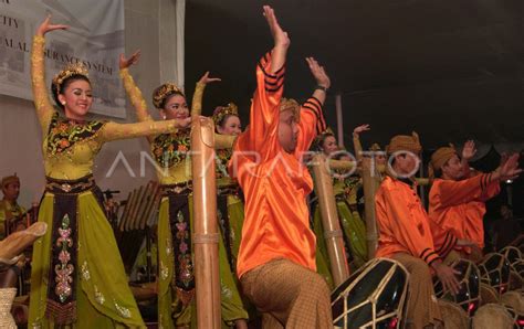 TARI RAMPAK LODONG ANTARA Foto