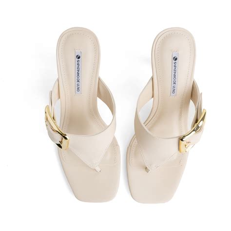 Tamanco Nude Manteiga Salto Taça Enfeite Fivela Ouro Bege Dourado