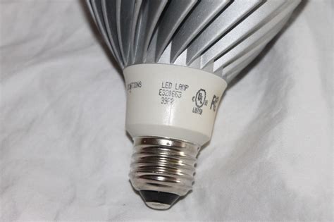 Lighting Science L2212mx Dfn38 Cw Fl 120 39pr 120v 18w 60hz 200ma Bulb