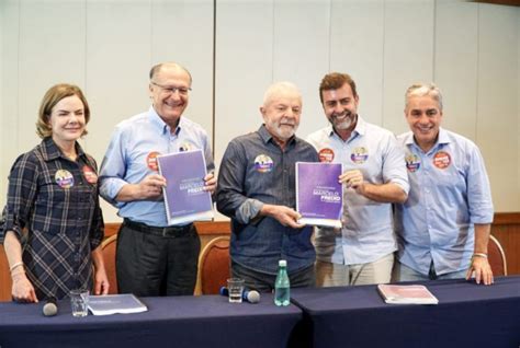 Em entrevista coletiva no Rio Lula reforça seu apoio a André Ceciliano