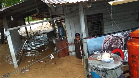 Rentetan Bencana Nusantara Kali Ini Banjir Dan Longsor Terjang Padang