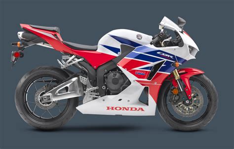 Honda CBR600RR specs, 0-60, quarter mile, lap times - FastestLaps.com