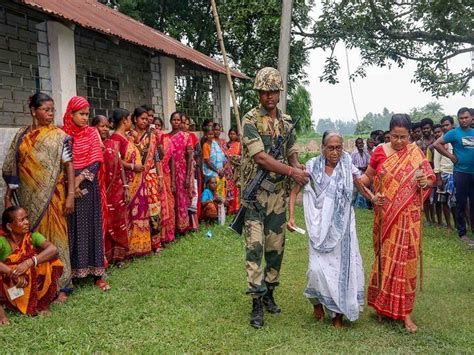 Bengal Panchayat Polls People Show Up In Great Numbers As Repolling