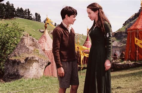 Edmund And Susan Pevensie The Chronicles Of Narnia The Lion The