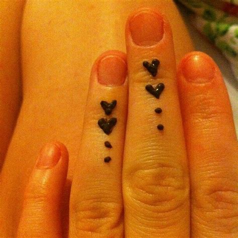 cute small mehandi tattoos henna ideas heart heart henna simple